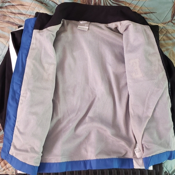 *LAST CHANCE* Kids Nike Windbreaker - Picture 2 of 4